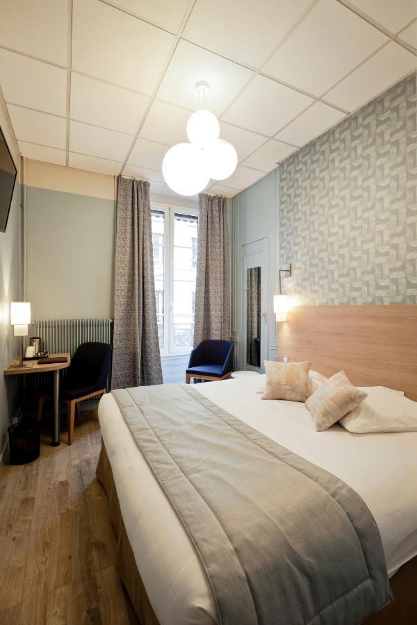 Hotel Du Dauphin Lyon Exterior photo